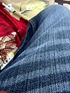 Snapshot of LOVEGURU1095 chatting on 10/29/25, 06:48 LOVEGURU1095 online show from 10/29/25, 06:48