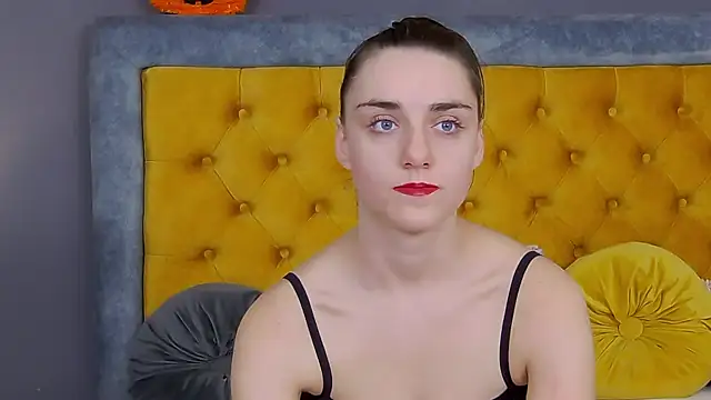 Jessica White  online show from 11/05/25, 04:01