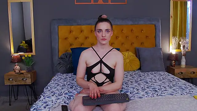 Jessica White  online show from 06/11/26, 05:49
