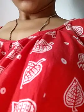 Snapshot of sana-5 chatting on 10/10/25, 07:40 sana-5 online show from 10/10/25, 07:40