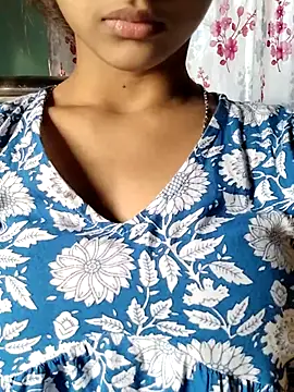 Snapshot of sana-5 chatting on 11/15/25, 09:28 sana-5 online show from 11/15/25, 09:28