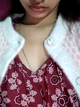 Snapshot of sana-5 chatting on 11/28/25, 01:14 sana-5 online show from 11/28/25, 01:14