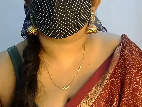 Snapshot of Siya_Akhor chatting on 10/14/25, 07:03 Siya Akhor online show from 10/14/25, 07:03