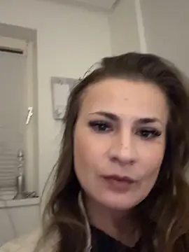 Snapshot of IsabellaEtha chatting on 11/25/25, 10:54 IsabellaEtha online show from 11/25/25, 10:54