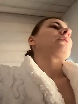 Snapshot of IsabellaEtha chatting on 12/15/25, 10:08 IsabellaEtha online show from 12/15/25, 10:08