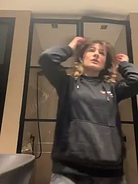 Snapshot of IsabellaEtha chatting on 02/14/26, 12:46 IsabellaEtha online show from 02/14/26, 12:46