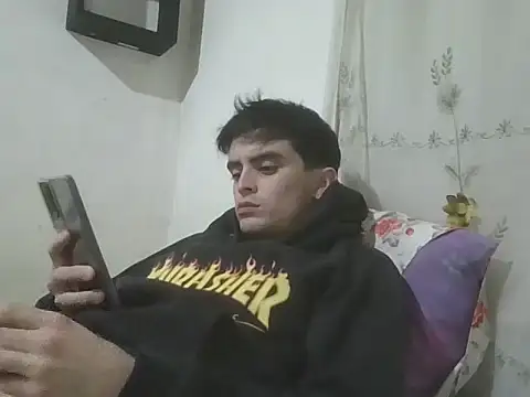 Snapshot of Rodrigo99_9 chatting on 05/14/26, 01:01 Rodrigo99 9 online show from 05/14/26, 01:01