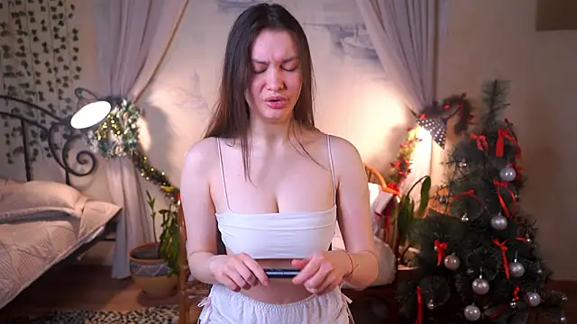 Snapshot of EvaDowe chatting on 02/03/26, 04:43 EvaDowe online show from 02/03/26, 04:43