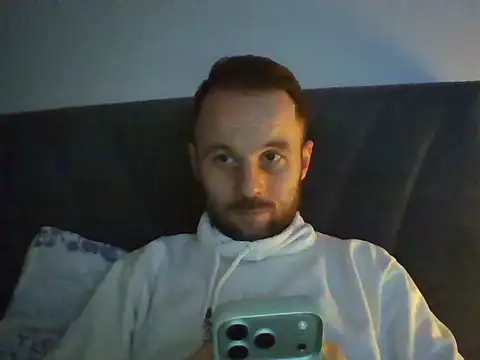 Snapshot of isimsizsikicii chatting on 02/23/26, 04:04 isimsizsikicii online show from 02/23/26, 04:04