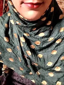 Snapshot of Indian-Aleena chatting on 09/10/25, 12:05 Indian-Aleena online show from 09/10/25, 12:05