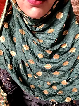 Snapshot of Indian-Aleena chatting on 09/11/25, 04:23 Indian-Aleena online show from 09/11/25, 04:23