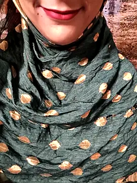 Snapshot of Indian-Aleena chatting on 09/23/25, 07:55 Indian-Aleena online show from 09/23/25, 07:55