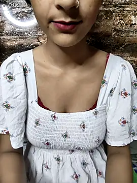 Snapshot of Indian-Aleena chatting on 09/30/25, 06:35 Indian-Aleena online show from 09/30/25, 06:35