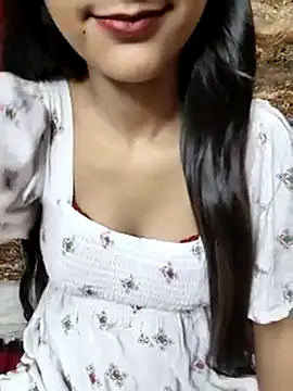 Snapshot of Indian-Aleena chatting on 10/07/25, 08:17 Indian-Aleena online show from 10/07/25, 08:17