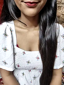 Snapshot of Indian-Aleena chatting on 10/09/25, 06:00 Indian-Aleena online show from 10/09/25, 06:00