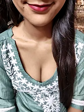 Snapshot of Indian-Aleena chatting on 10/12/25, 04:50 Indian-Aleena online show from 10/12/25, 04:50