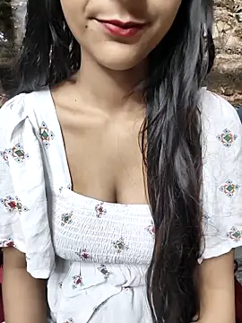 Snapshot of Indian-Aleena chatting on 10/30/25, 05:24 Indian-Aleena online show from 10/30/25, 05:24