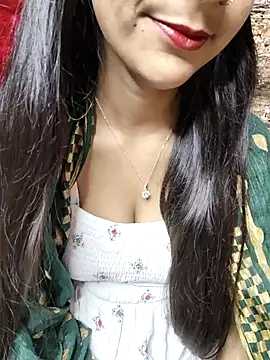 Snapshot of Indian-Aleena chatting on 11/20/25, 07:02 Indian-Aleena online show from 11/20/25, 07:02