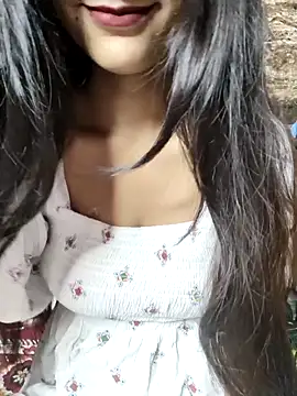 Snapshot of Indian-Aleena chatting on 11/29/25, 08:39 Indian-Aleena online show from 11/29/25, 08:39