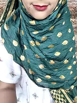 Snapshot of Indian-Aleena chatting on 12/04/25, 08:45 Indian-Aleena online show from 12/04/25, 08:45