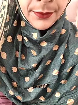 Snapshot of Indian-Aleena chatting on 01/07/26, 06:05 Indian-Aleena online show from 01/07/26, 06:05