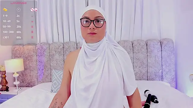 azaharaaa  online show from 05/30/26, 11:40