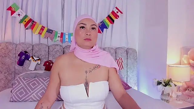 azaharaaa  online show from 06/20/26, 11:35