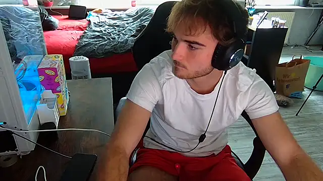 Snapshot of Rudi2007Eye chatting on 09/25/25, 11:47 Rudi2007Eye online show from 09/25/25, 11:47