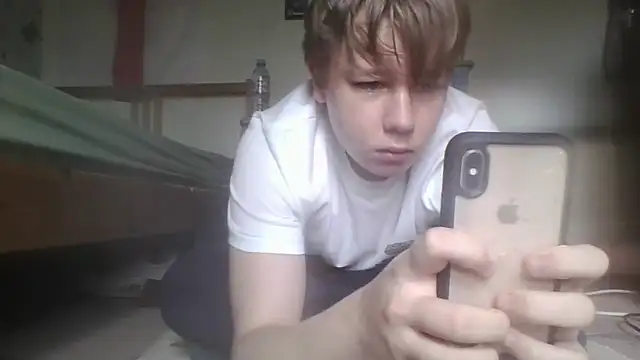 Snapshot of TomasCramp chatting on 04/14/26, 01:39 TomasCramp online show from 04/14/26, 01:39