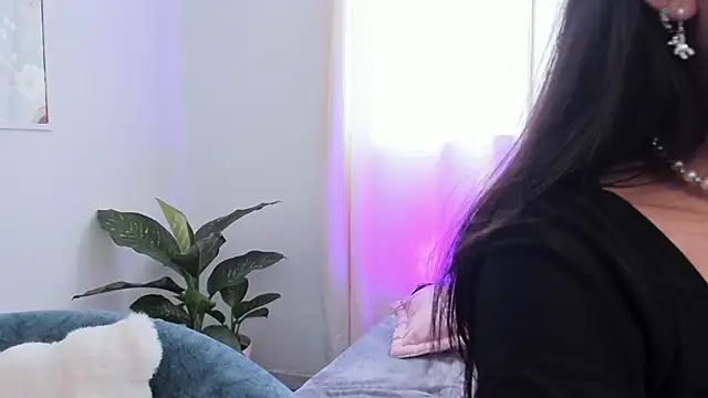 canelleGarces online show from 11/03/25, 05:47