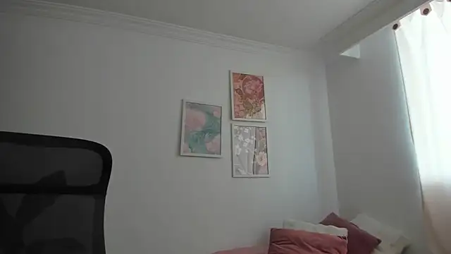 canelleGarces online show from 06/01/26, 01:24