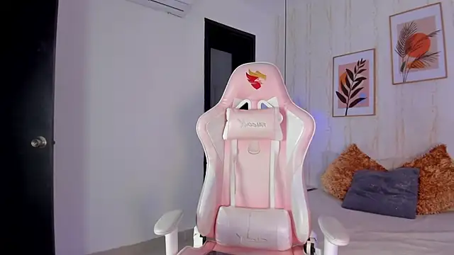 Ayleen Dunkan online show from 11/30/25, 01:04