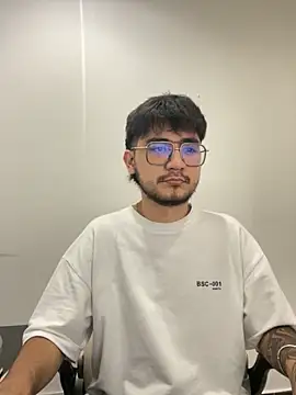 Snapshot of DanteRushh chatting on 10/13/25, 12:05 DanteRushh online show from 10/13/25, 12:05