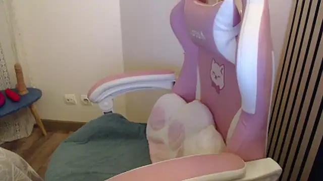 Snapshot of la_marseillaise chatting on 02/02/26, 07:56 la marseillaise online show from 02/02/26, 07:56