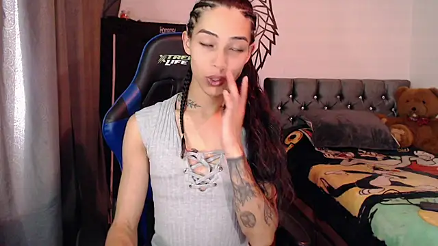 Snapshot of Sweet-Cris chatting on 10/09/25, 06:28 Sweet-Cris online show from 10/09/25, 06:28