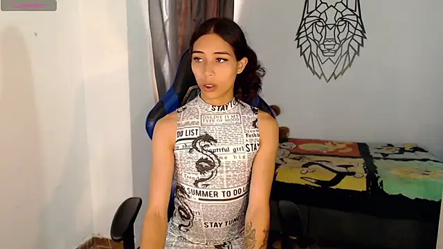 Snapshot of Sweet-Cris chatting on 11/26/25, 04:52 Sweet-Cris online show from 11/26/25, 04:52