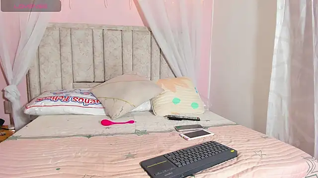 Rachellcooperrr online show from 09/25/25, 09:18