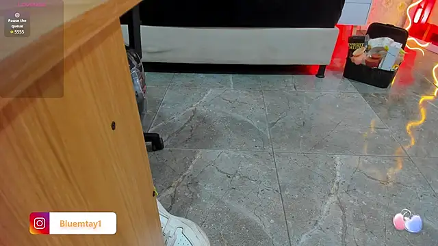 BLUE TAY1 online show from 10/18/25, 11:55