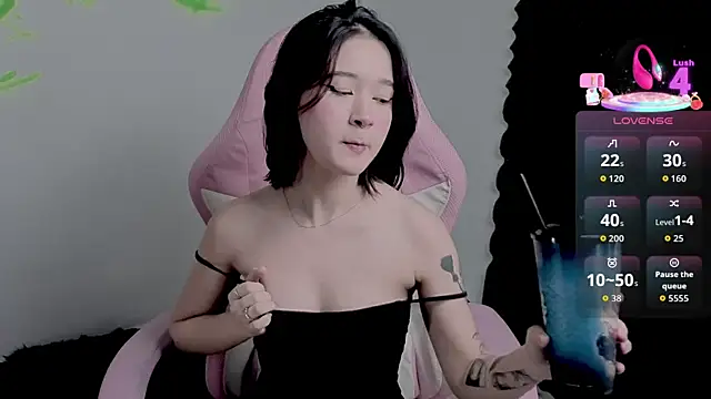 Snapshot of LilithCary chatting on 10/02/25, 09:00 LilithCary online show from 10/02/25, 09:00