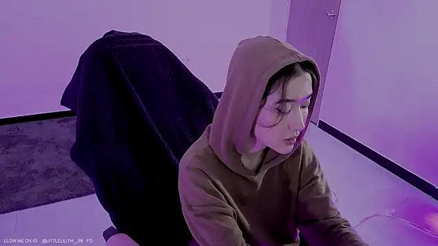 Snapshot of LilithCary chatting on 01/07/26, 09:39 LilithCary online show from 01/07/26, 09:39