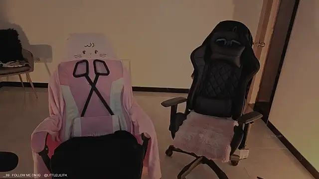 Snapshot of LilithCary chatting on 03/08/26, 10:46 LilithCary online show from 03/08/26, 10:46