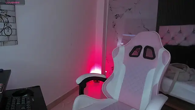 chloesagee online show from 10/06/25, 10:18