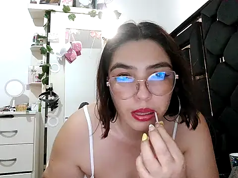 Snapshot of vegacristal88 chatting on 05/01/26, 09:19 vegacristal88 online show from 05/01/26, 09:19