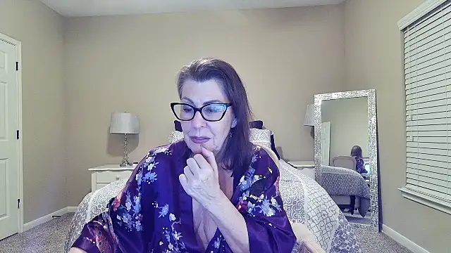 HotTxGilfMaggie online show from 11/02/25, 04:37