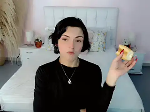 Snapshot of nathalialoes1 chatting on 10/12/25, 07:13 nathalialoes1 online show from 10/12/25, 07:13