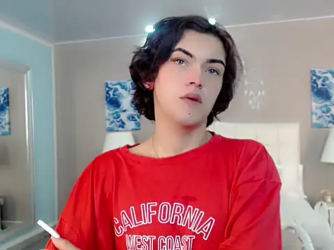 Snapshot of nathalialoes1 chatting on 11/03/25, 12:28 nathalialoes1 online show from 11/03/25, 12:28