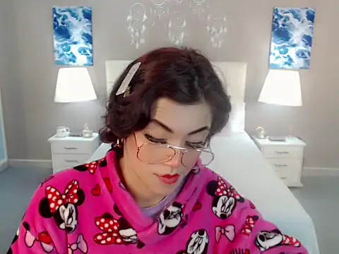 Snapshot of nathalialoes1 chatting on 11/09/25, 01:53 nathalialoes1 online show from 11/09/25, 01:53