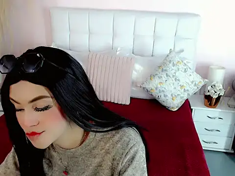 Snapshot of nathalialoes1 chatting on 11/10/25, 01:59 nathalialoes1 online show from 11/10/25, 01:59