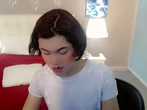 Snapshot of nathalialoes1 chatting on 11/10/25, 02:16 nathalialoes1 online show from 11/10/25, 02:16