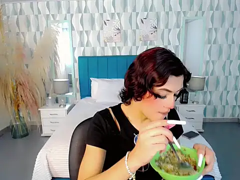 Snapshot of nathalialoes1 chatting on 11/13/25, 07:02 nathalialoes1 online show from 11/13/25, 07:02